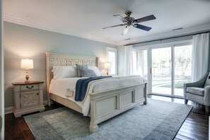 3 bedrooms, individually decorated, individually furnished, bed sheets