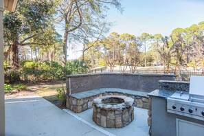House, Multiple Beds, Patio, Pool View (46 Club Course) | Property grounds