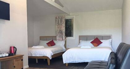 2 double and 1 sofa beds chalet 7D