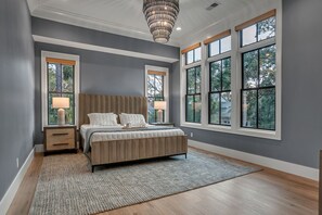 5 개의 침실, 각각 다른 스타일의 인테리어, 각각 다르게 가구 비치, 침대 시트