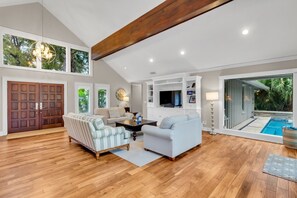 House, Multiple Beds, Kitchen, Pool View (8 Heritage Court) | Living area | 42-inch flat-screen TV with digital channels - 8 Heritage Court at The Sea Pines Resort (Hilton Head Island)