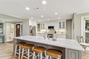 Villa, Multiple Beds, Patio, Golf View (196 Twin Oaks) | Private kitchen | Fridge, microwave, oven, stovetop