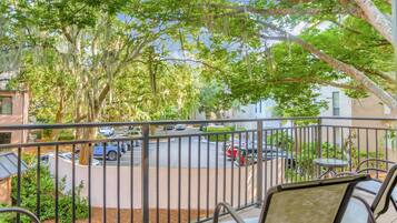 別墅, 多張床, 廚房, 花園景觀 (805 Clipper Court) | 住宿一隅