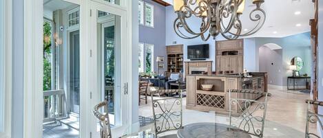 House, Multiple Beds, Kitchen, Pool View (5 Belted Kingfisher) | Interior