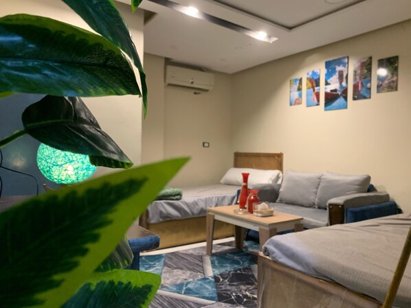 8 habitaciones, tabla de planchar con plancha y wifi 