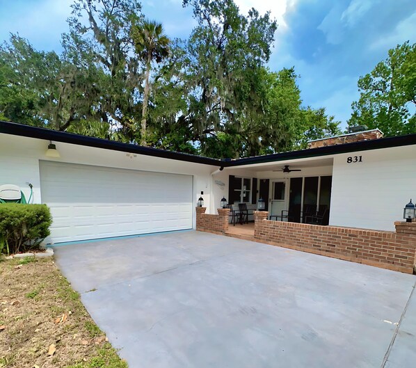Exterior - Speed & Sand: Pool Table, Parking & Minutes to Beach/Speedway (South Daytona)