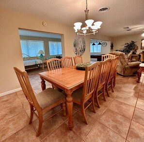 Dining - Speed & Sand: Pool Table, Parking & Minutes to Beach/Speedway (South Daytona)