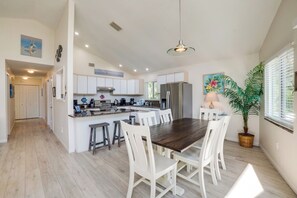 Dining Room - Fern Cottage (Anna Maria)