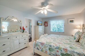 Primary Bedroom - Fern Cottage (Anna Maria)