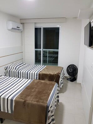 2 bedrooms, iron/ironing board, free WiFi, wheelchair access