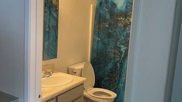 Handtücher, Seife, Toilettenpapier