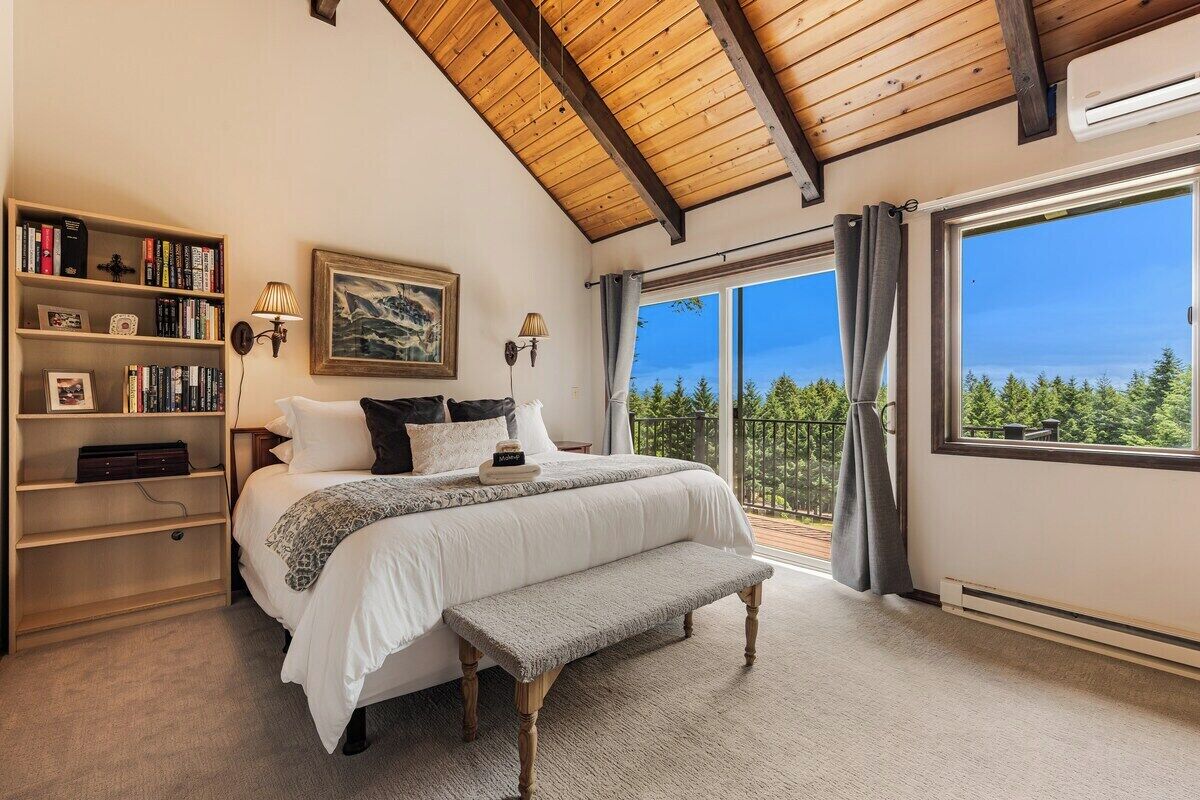 4 habitaciones, tabla de planchar con plancha y cuna de viaje 