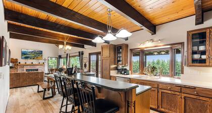 Private 5 Bed Retreat | Hot Tub | Pool Table