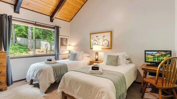 4 camere, una scrivania, ferro/asse da stiro, Wi-Fi gratuito