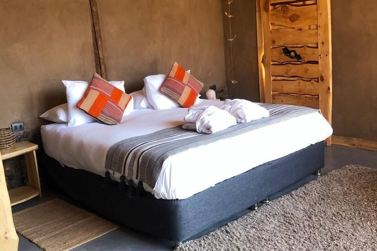 Superior Cabin, 1 King Bed, Jetted Tub, Mountain View | 1 bedroom, premium bedding, individually decorated, bed sheets
