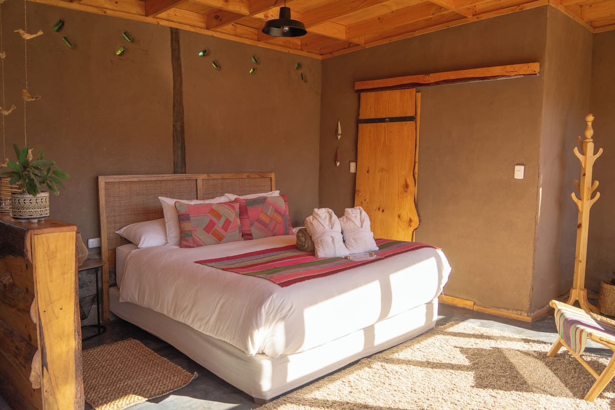 Superior huisje, 1 kingsize bed, hot tub, uitzicht op bergen | 1 slaapkamer, luxe beddengoed, individueel gedecoreerd, beddengoed