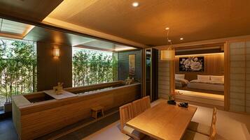 Premium Twin Room | Living area