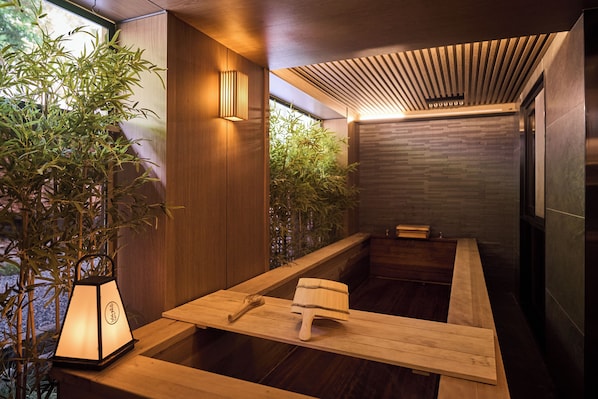 Tomannsrom i japansk stil | Privat boblebad