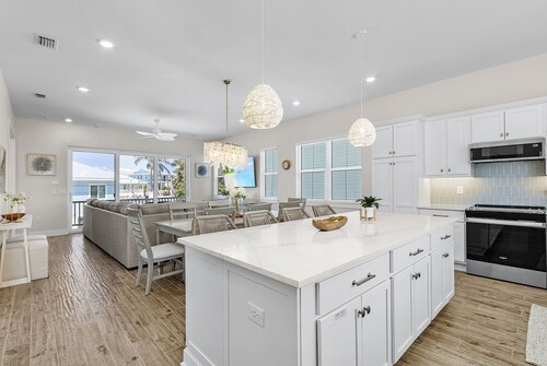 209 Seabreeze Escape: NEW 5BR Pool Home, Close to Beach!