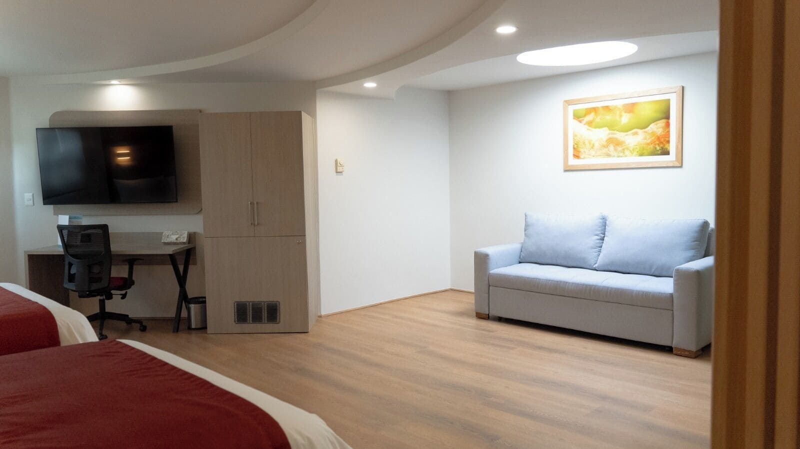 In-room safe, desk, laptop workspace, free WiFi