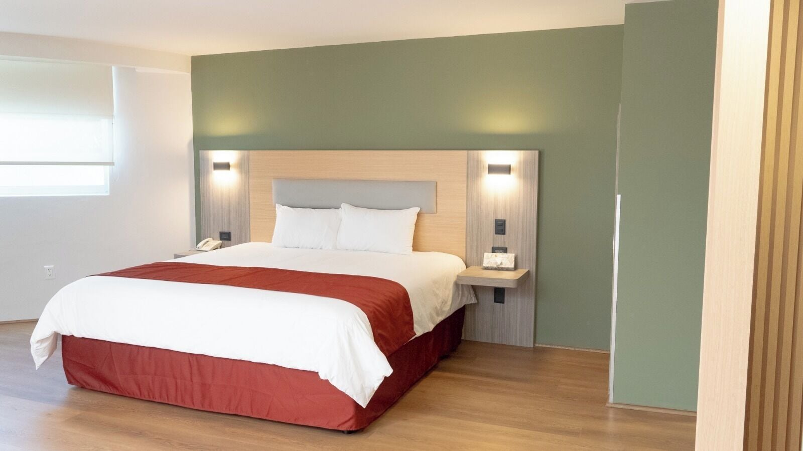 Standard Single Room, Non Smoking | In-room safe, desk, laptop workspace, free WiFi