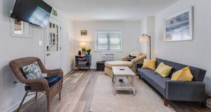 Heart of Dewey Beach nightly summer rental.