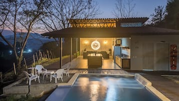 1 bedroom, in-room safe, free WiFi, bed sheets