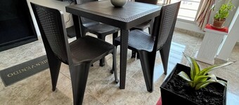 Bright Apt Close to Airport