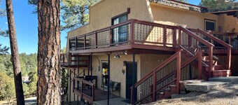 Smuggler's Run- Cozy Forest Retreat