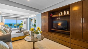 Comfort Apartment, 2 Queen Beds, Balcony, Beach View | Living area