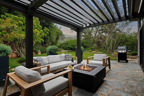 Unclassified image, 3 of 59, button