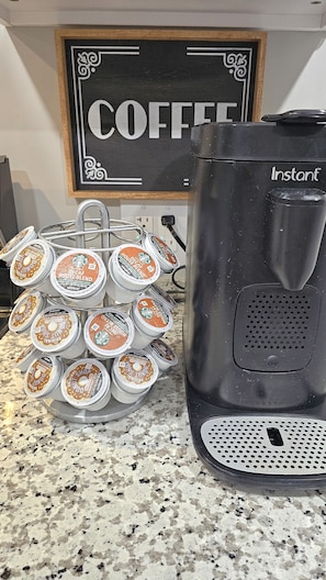 Kaffe og/eller kaffemaskine