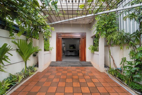 Cozy Skyview Retreat Private 2BR Villa Rooftop Pool, Full Kitchenette