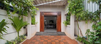 Cozy Skyview Retreat Private 2BR Villa Rooftop Pool, Full Kitchenette