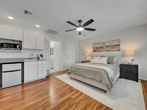 3 chambres, bureau, fer et planche à repasser, Wi-Fi gratuit