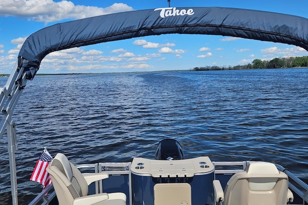 Over 5,000 acres of Puckaway Lake with easy access to the Fox River