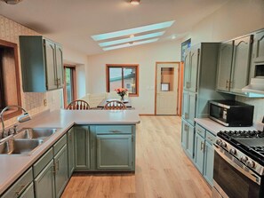 Mikrobølgeovn og kokeplater