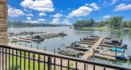 Condo with pool ! Pet friendly
