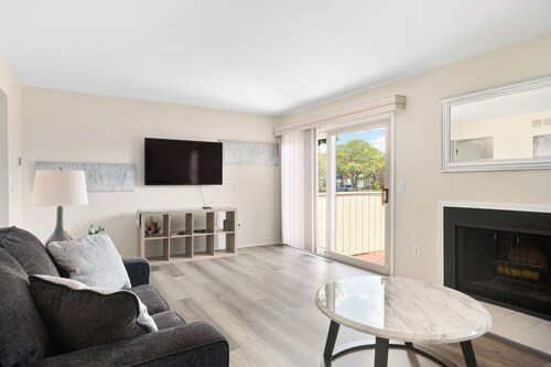 3-bedroom condo quiet and secure in an upscale neighborhood downtown Detroit.