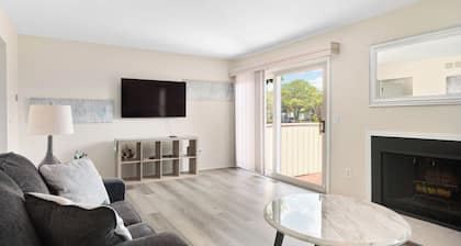 3-bedroom condo quiet and secure in an upscale neighborhood downtown Detroit.