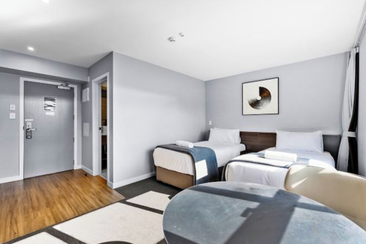 Desk, iron/ironing board, WiFi (free), bed sheets