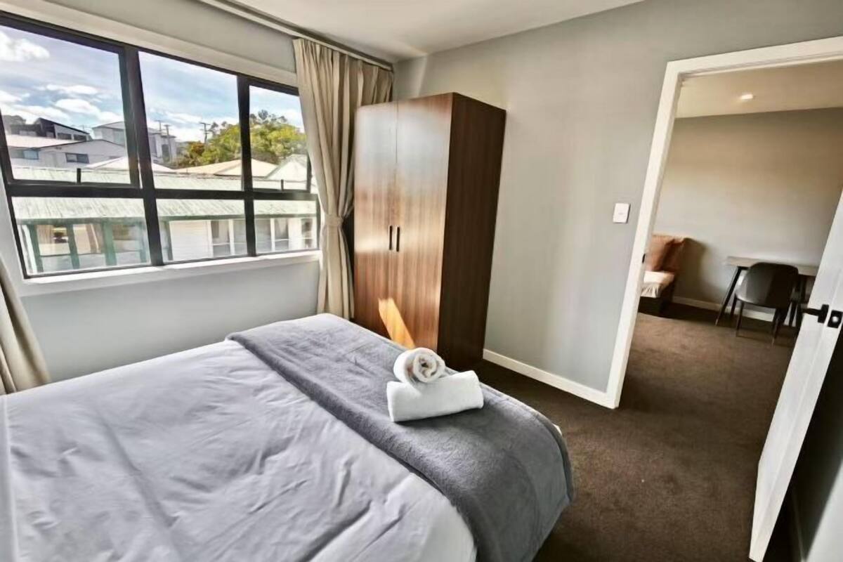 Desk, iron/ironing board, WiFi (free), bed sheets