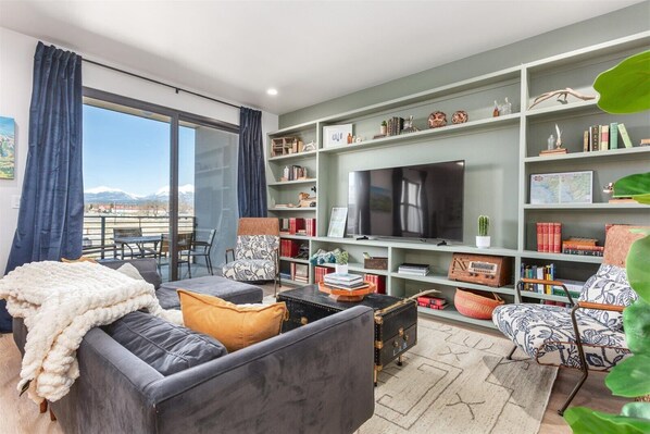 Smart TV, books