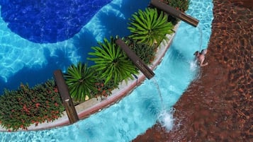 7 piscinas externas, barracas de cortesia, espreguiçadeiras