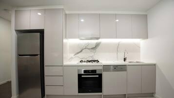 Refrigerador, microondas, horno, placa de cocina