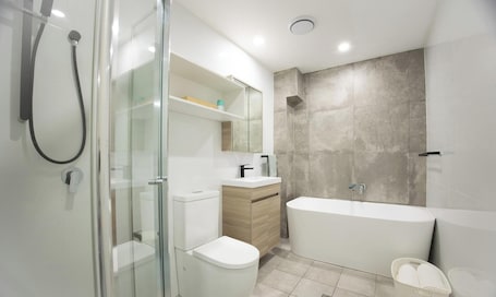 Hair dryer, towels. KozyGuru | Epping | Stylish 1 Bedroom Apartment