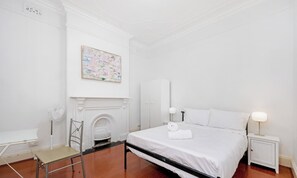 4 bedrooms, iron/ironing board, WiFi, bed sheets - KozyGuru | Ashfield | Cozy 4 Bedroom House (Ashfield)