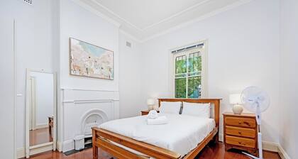 KozyGuru | Ashfield | Cozy 4 Bedroom House