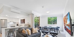 TV - KozyGuru | Camperdown | Cozy 2-Bed Apt + Parking (Camperdown)