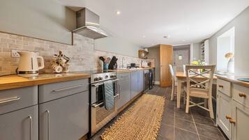 KylskÄp, mikrovÄgsugn, ugn och diskmaskin